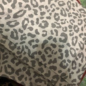 VS PINK SNW LEOPRD BEDDING SET TWIN